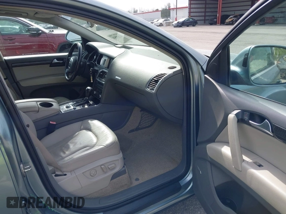 2007 Audi Q7 Premium with VIN WA1BY74LX7D068219, listed as a IAAI auction lot 41829548 with 125,071 mi miles and . Bid and sale history available at DreamBid. Image 5.