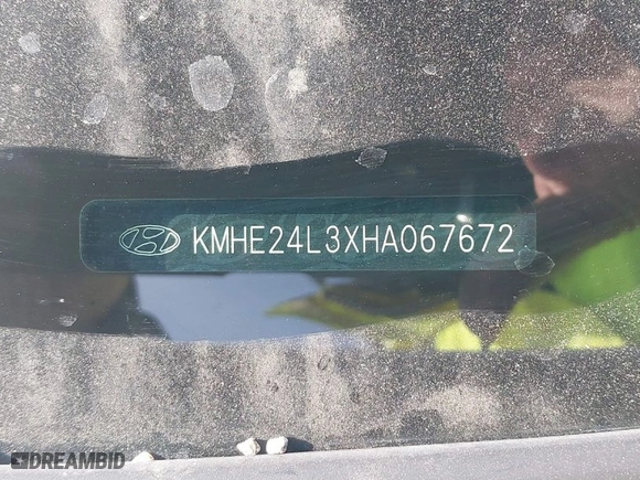 2017 Hyundai Sonata Hybrid SE with VIN KMHE24L3XHA067672, listed as a IAAI auction lot 41586501 with 1 mi miles. Bid and sale history available at carsss.com. Image 9.