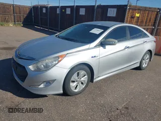 2013 Hyundai Sonata with VIN KMHEC4A48DA087759, listed as a IAAI auction lot 42188647 with 151,856 mi miles and . Bid and sale history available at carsss.com. Image 2.