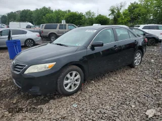 2010 Toyota Camry z VIN 4T1BF3EK8AU037547, wystawiony jako Copart lot #59762365 z przebiegiem 106 637 mil mil oraz Szkoda całkowita • Salvage title. Historia ofert i sprzedaży dostępna na DreamBid. Obrazek 1.