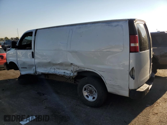 2003 GMC Savana Cargo Van with VIN 1GTGG25U031121692, listed as a Copart auction lot 70495844 with 57,614 mi miles and Salvage Title. Bid and sale history available at carsss.com. Image 2.