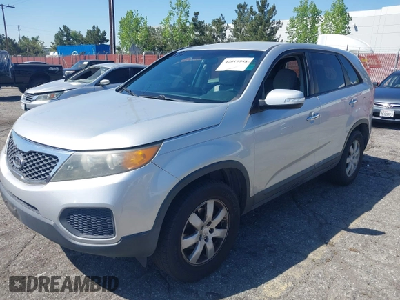 2011 Kia Sorento LX with VIN 5XYKT3A12BG031790, listed as a IAAI auction lot 42019848 with 170,413 mi miles. Bid and sale history available at carsss.com. Image 2.
