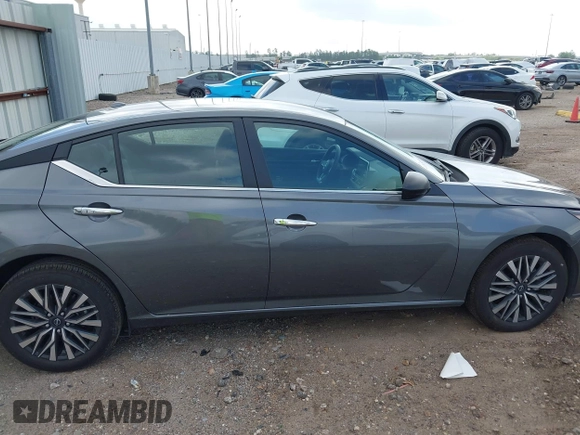 2025 Nissan Altima SV with VIN 1N4BL4DW7SN351134, listed as a IAAI auction lot 42057387 with 7,768 mi miles and . Bid and sale history available at DreamBid. Image 14.