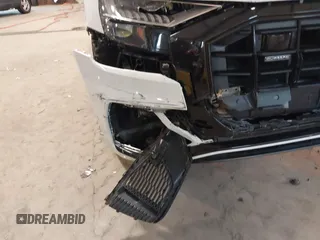 2021 Audi Q8 Prestige z VIN WA1FVAF18MD026128, wystawiony jako IAAI lot #41254457 z przebiegiem 67 148 mil mil oraz . Historia ofert i sprzedaży dostępna na DreamBid. Obrazek 20.
