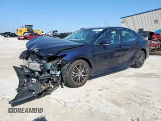 2022 Toyota Camry SE z VIN 4T1G11AK6NU014045, wystawiony jako Copart lot #52459265 z przebiegiem 53 318 mil mil oraz Szkoda całkowita • Salvage title. Historia ofert i sprzedaży dostępna na DreamBid. Obrazek 1.