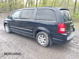 2010 Chrysler Town & Country Touring with VIN 2A4RR5D15AR170014, listed as a IAAI auction lot 42202810 with 199,557 mi miles and . Bid and sale history available at DreamBid. Image 3.