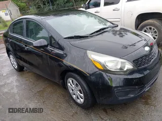 2013 Kia Rio LX z VIN KNADM4A39D6236572, wystawiony jako IAAI lot #42444114 z przebiegiem 194 978 mil mil oraz . Historia ofert i sprzedaży dostępna na DreamBid. Obrazek 1.