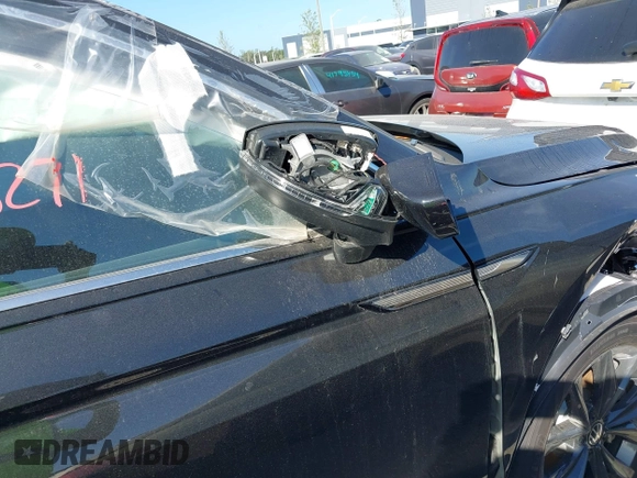 2024 Volkswagen Tiguan SE z VIN 3VV3B7AX8RM192033, wystawiony jako IAAI lot #41568271 z przebiegiem 2 851 mil mil oraz . Historia ofert i sprzedaży dostępna na DreamBid. Obrazek 17.