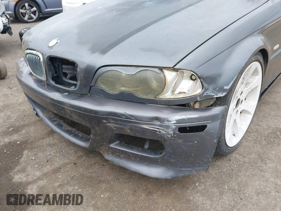 2001 BMW 3 Series 325Ci with VIN WBABN33461JW47585, listed as a IAAI auction lot 41568702 with 1 mi miles. Bid and sale history available at carsss.com. Image 6.