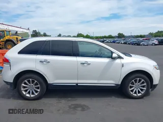 2012 Lincoln MKX z VIN 2LMDJ8JKXCBL01858, wystawiony jako IAAI lot #42221692 z przebiegiem 89 470 mil mil oraz . Historia ofert i sprzedaży dostępna na DreamBid. Obrazek 13.