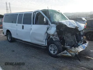 2018 Chevrolet Express Passenger LT z VIN 1GAZGPFG6J1269222, wystawiony jako IAAI lot #41433114 z przebiegiem 99 985 mil mil oraz . Historia ofert i sprzedaży dostępna na DreamBid. Obrazek 1.