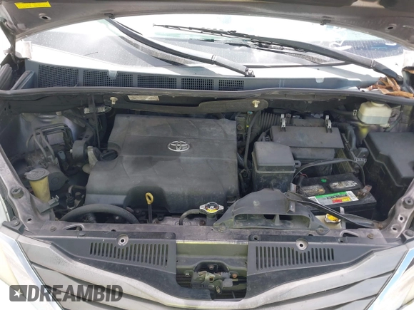 2014 Toyota Sienna XLE with VIN 5TDYK3DC4ES414728, listed as a IAAI auction lot 42588916 with 291,007 mi miles and . Bid and sale history available at DreamBid. Image 10.