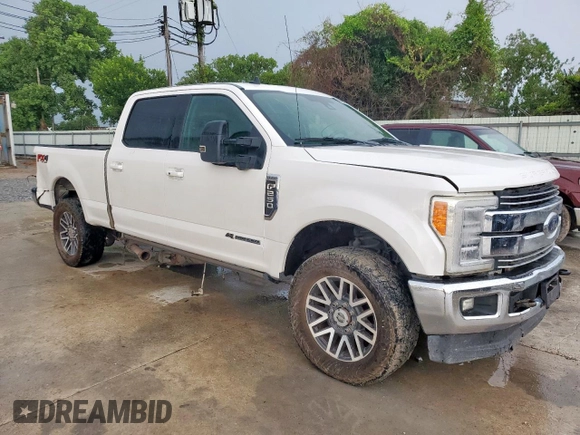 2019 Ford F-250 XL with VIN 1FT7W2BT4KEF28520, listed as a Copart auction lot 61241005 with 211,934 mi miles and Clean title. Bid and sale history available at DreamBid. Image 4.