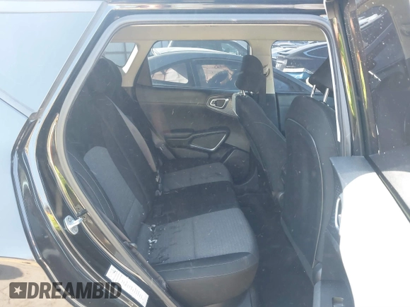 2020 Kia Soul LX with VIN KNDJ23AU5L7057436, listed as a IAAI auction lot 41503824 with 89,110 mi miles. Bid and sale history available at carsss.com. Image 8.
