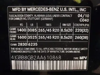 2010 Mercedes-Benz M-Class ML 350 with VIN 4JGBB8GB2AA610868, listed as a IAAI auction lot 41714432 with 70,506 mi miles. Bid and sale history available at carsss.com. Image 9.