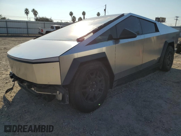 2024 Tesla Cybertruck z VIN 7G2CEHED2RA020834, wystawiony jako Copart lot #73682154 z przebiegiem 9 221 mil mil oraz Szkoda całkowita • Salvage title. Historia ofert i sprzedaży dostępna na DreamBid. Obrazek 1.