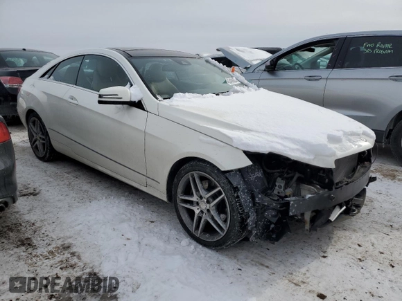 2015 Mercedes-Benz E 400 with VIN WDDKJ6HB7FF305277, listed as a Copart auction lot 45348885 with 135,896 mi miles and Salvage title. Bid and sale history available at DreamBid. Image 4.