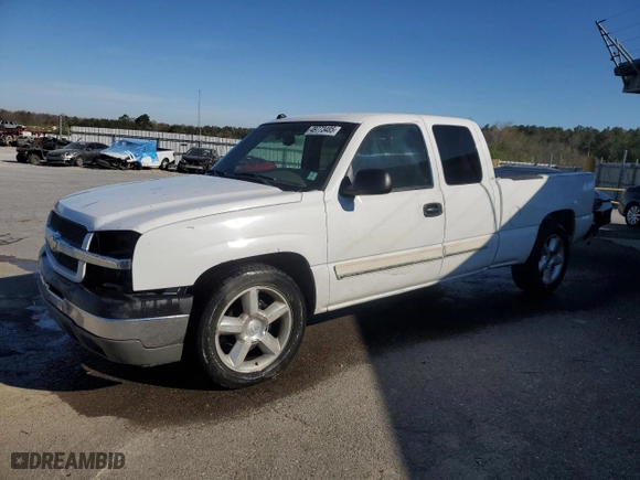 2004 Chevrolet Silverado 1500 with VIN 2GCEC19V541328946, listed as a Copart auction lot 49773485 with 231,451 mi miles and Salvage Title. Bid and sale history available at carsss.com. Image 1.