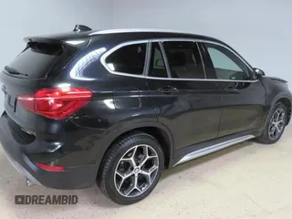 2018 BMW X1 xDrive28i z VIN WBXHT3C35J5L33173, wystawiony jako Copart lot #60927155 z przebiegiem 33 352 mil mil oraz Szkoda całkowita • Salvage title. Historia ofert i sprzedaży dostępna na DreamBid. Obrazek 3.