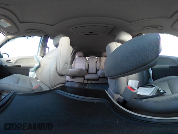 2018 Toyota Sienna XLE Auto Access Seat with VIN 5TDYZ3DC0JS902001, listed as a IAAI auction lot 41197210 with 99,018 mi miles. Bid and sale history available at carsss.com. Image 19.