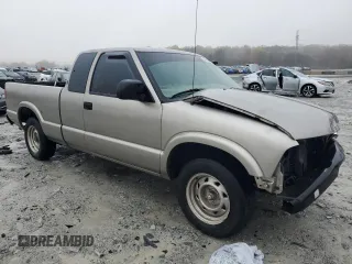 2002 GMC Sonoma SLS with VIN 1GTCS195828236783, listed as a Copart auction lot 81017384 with 233,431 mi miles and Salvage Title. Bid and sale history available at carsss.com. Image 4.