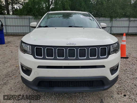 2017 Jeep Compass Latitude z VIN 3C4NJCBBXHT605838, wystawiony jako Copart lot #53980295 z przebiegiem 92 756 mil mil oraz Szkoda całkowita • Salvage title. Historia ofert i sprzedaży dostępna na DreamBid. Obrazek 5.