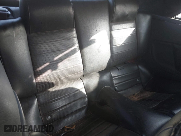 2006 Ford Mustang GT Deluxe z VIN 1ZVHT85H865217375, wystawiony jako IAAI lot #42770588 z przebiegiem Nie podano mil oraz . Historia ofert i sprzedaży dostępna na DreamBid. Obrazek 8.