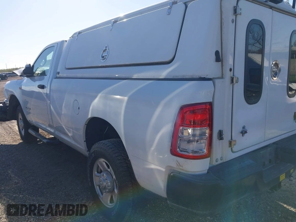 2019 Ram 2500 Tradesman with VIN 3C6MR5AJ4KG651441, listed as a IAAI auction lot 42090751 with 82,213 mi miles. Bid and sale history available at carsss.com. Image 3.