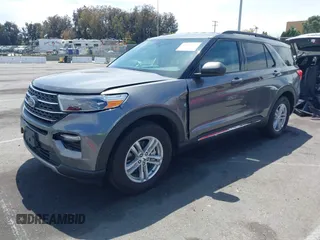 2024 Ford Explorer XLT z VIN 1FMSK7DH3RGA09125, wystawiony jako IAAI lot #42034069 z przebiegiem 21 105 mil mil oraz . Historia ofert i sprzedaży dostępna na DreamBid. Obrazek 2.