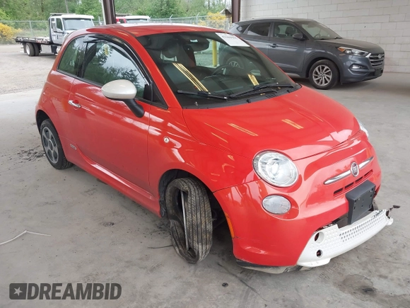 2017 FIAT 500e z VIN 3C3CFFGE2HT546074, wystawiony jako IAAI lot #42269995 z przebiegiem 42 782 mil mil oraz . Historia ofert i sprzedaży dostępna na DreamBid. Obrazek 1.
