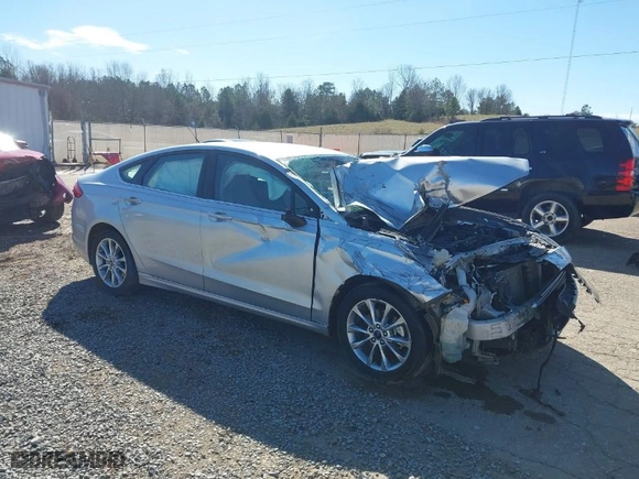 2017 Ford Fusion SE with VIN 3FA6P0H73HR402765, listed as a IAAI auction lot 41728986 with 155,950 mi miles. Bid and sale history available at carsss.com. Image 1.