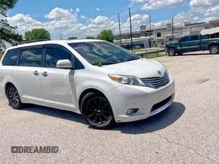 2014 Toyota Sienna XLE z VIN 5TDYK3DC8ES435601, wystawiony jako Copart lot #66191915 z przebiegiem 190 246 mil mil oraz Czysty tytuł • Clean title. Historia ofert i sprzedaży dostępna na DreamBid. Obrazek 1.