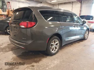 2018 Chrysler Pacifica Limited z VIN 2C4RC1GG2JR357615, wystawiony jako IAAI lot #41937587 z przebiegiem 62 394 mil mil oraz . Historia ofert i sprzedaży dostępna na DreamBid. Obrazek 4.