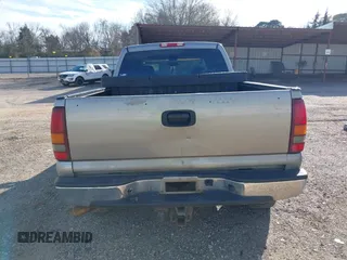 2003 GMC Sierra 1500HD SLE z VIN 1GTGK13U43F230834, wystawiony jako IAAI lot #41281221 z przebiegiem 213 362 mil mil oraz . Historia ofert i sprzedaży dostępna na DreamBid. Obrazek 17.