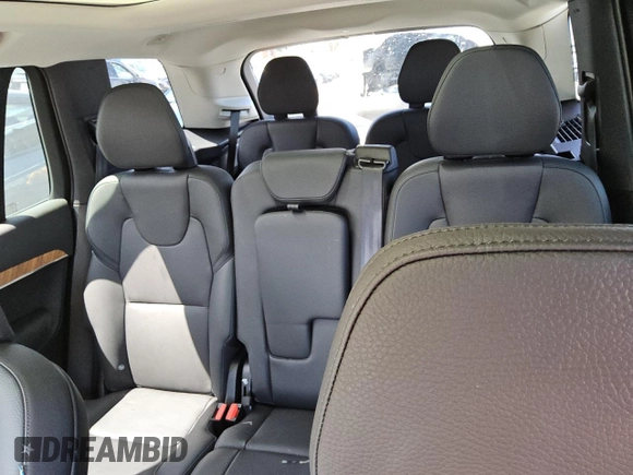 2025 Volvo XC90 Plus with VIN YV4062PE2S1335900, listed as a Copart auction lot 51378125 with 3,423 mi miles and Clean Title. Bid and sale history available at DreamBid. Image 10.