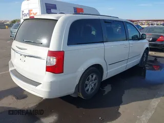 2012 Chrysler Town & Country Touring z VIN 2C4RC1BGXCR410507, wystawiony jako IAAI lot #41215704 z przebiegiem 161 501 mil mil oraz . Historia ofert i sprzedaży dostępna na DreamBid. Obrazek 4.