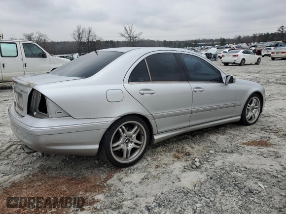 2005 Mercedes-Benz C 55 AMG z VIN WDBRF76J85F578476, wystawiony jako Copart lot #88334725 z przebiegiem 190 507 mil mil oraz Szkoda całkowita • Salvage title. Historia ofert i sprzedaży dostępna na DreamBid. Obrazek 3.