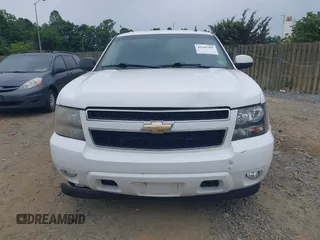 2010 Chevrolet Suburban LT z VIN 1GNUCJE01AR199247, wystawiony jako IAAI lot #42365497 z przebiegiem 289 944 mil mil oraz . Historia ofert i sprzedaży dostępna na DreamBid. Obrazek 12.