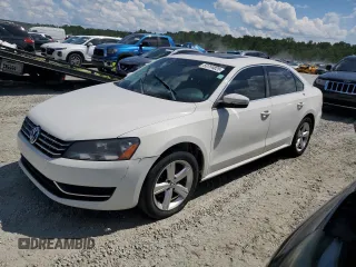2013 Volkswagen Passat SE z VIN 1VWBN7A31DC102064, wystawiony jako Copart lot #61640745 z przebiegiem 146 107 mil mil oraz Czysty tytuł • Clean title. Historia ofert i sprzedaży dostępna na DreamBid. Obrazek 1.
