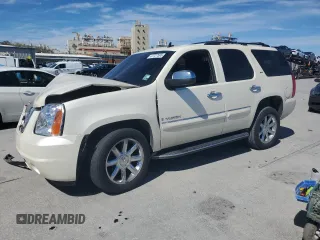 2008 GMC Yukon SLT w/4SB with VIN 1GKFC13J08R263645, listed as a Copart auction lot 47727595 with 0 mi miles and Salvage Title. Bid and sale history available at carsss.com. Image 1.