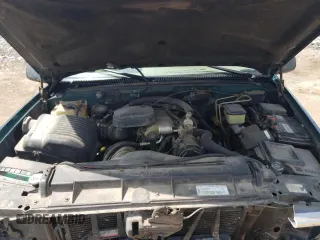1996 Chevrolet Silverado 3500 z VIN 1GCHC34J8TE124099, wystawiony jako Copart lot #67838764 z przebiegiem 112 293 mil mil oraz Szkody całkowita. Historia ofert i sprzedaży dostępna na DreamBid. Obrazek 12.