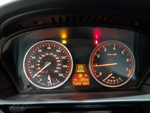 2008 BMW 5 Series 535i z VIN WBANW13538CZ75004, wystawiony jako Copart lot #54988245 z przebiegiem 110 736 mil mil oraz Czysty tytuł • Clean title. Historia ofert i sprzedaży dostępna na DreamBid. Obrazek 9.