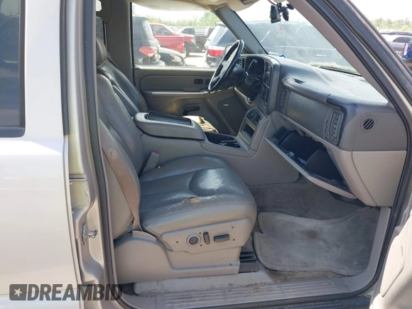 2005 Chevrolet Tahoe Z71 with VIN 1GNEC13T65R162332, listed as a IAAI auction lot 42058892 with 271,775 mi miles and . Bid and sale history available at DreamBid. Image 5.