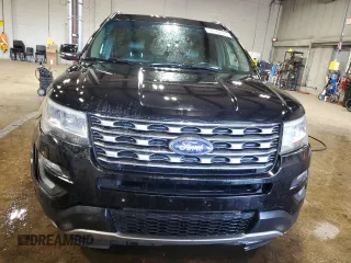 2017 Ford Explorer XLT z VIN 1FM5K8DH4HGA14335, wystawiony jako Copart lot #62102425 z przebiegiem 135 191 mil mil oraz Szkoda całkowita • Salvage title. Historia ofert i sprzedaży dostępna na DreamBid. Obrazek 5.