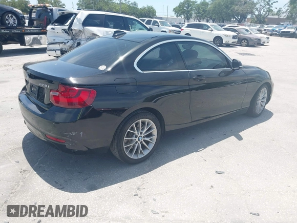 2015 BMW 2 Series 228i z VIN WBA1F5C57FV256426, wystawiony jako IAAI lot #42083806 z przebiegiem 145 969 mil mil oraz . Historia ofert i sprzedaży dostępna na DreamBid. Obrazek 4.