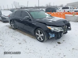 2020 Kia Optima LX with VIN 5XXGT4L37LG420330, listed as a IAAI auction lot 41264495 with 83,906 mi miles. Bid and sale history available at carsss.com. Image 1.