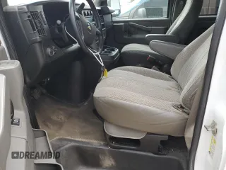 2017 Chevrolet Express Passenger LT z VIN 1GAZGPFG0H1139737, wystawiony jako Copart lot #49229985 z przebiegiem 58 877 mil mil oraz Szkoda całkowita • Salvage title. Historia ofert i sprzedaży dostępna na DreamBid. Obrazek 7.