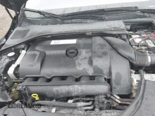 2012 Volvo S60 T6 with VIN YV1902FH4C2057577, listed as a IAAI auction lot 40925761 with 113,682 mi miles. Bid and sale history available at carsss.com. Image 10.