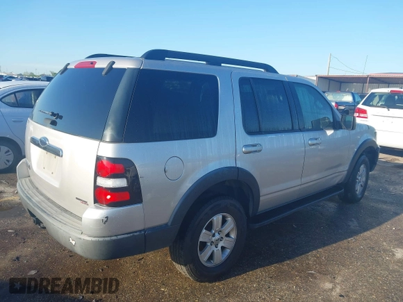 2007 Ford Explorer XLT with VIN 1FMEU63EX7UB73043, listed as a IAAI auction lot 41867150 with Not Provided miles. Bid and sale history available at carsss.com. Image 4.
