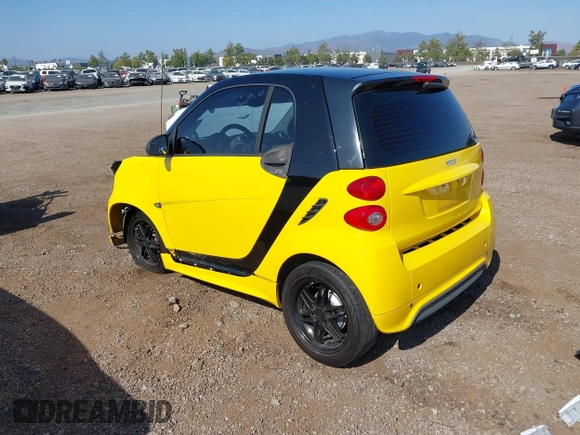 2015 Smart fortwo Passion с VIN WMEEJ3BA4FK807372, выставлен на аукционе IAAI как лот 42586849 с пробегом 229 904 миль миль и . История ставок и продаж доступна на DreamBid. Изображение 3.
